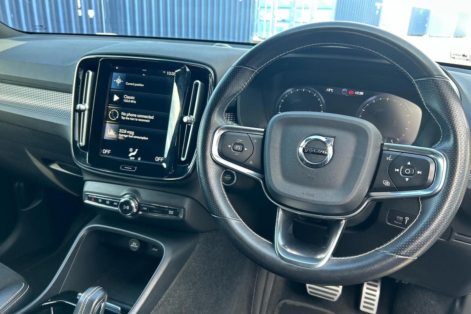 Used Volvo XC40 2021 for sale - 76015753: Photo 2