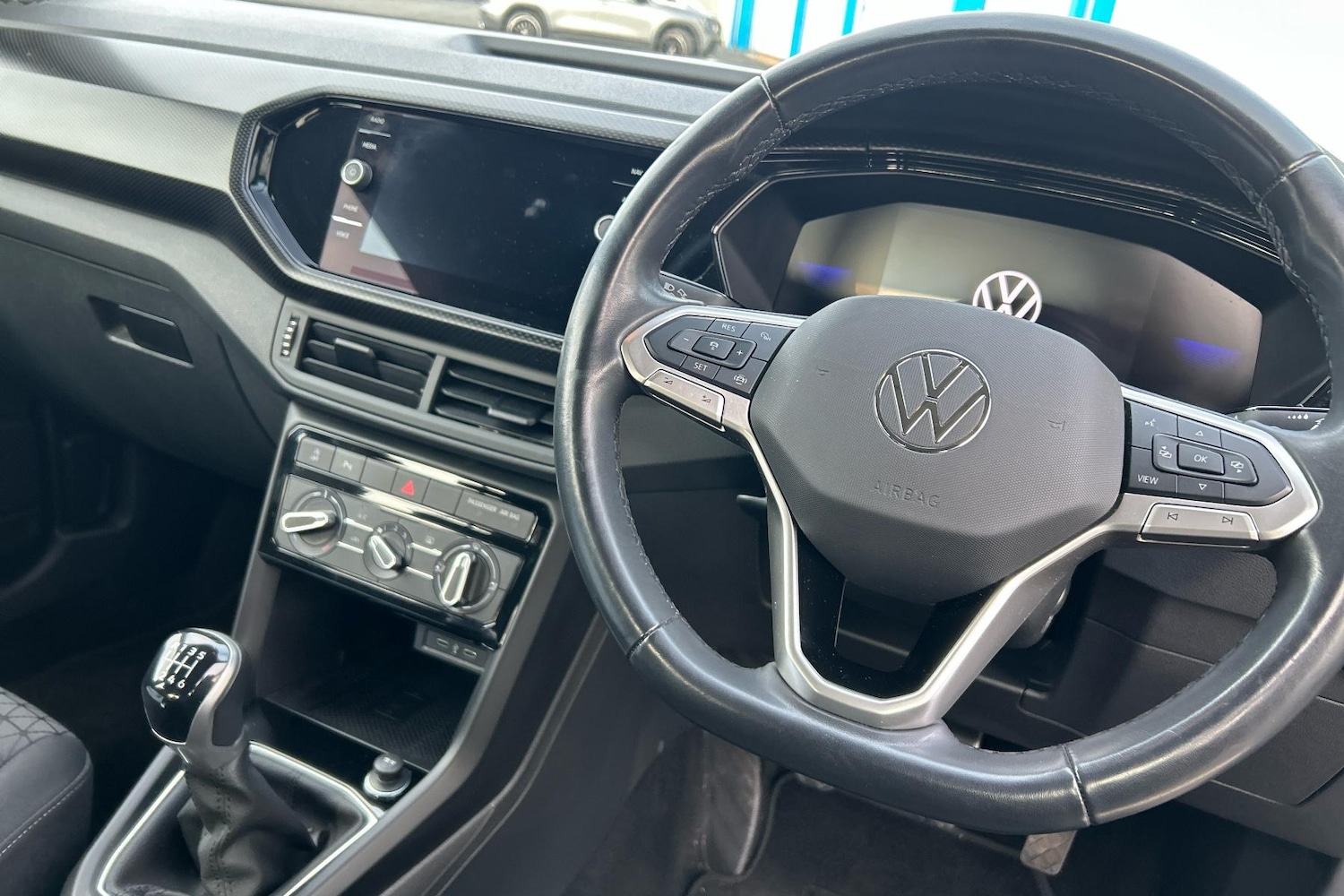 Used Volkswagen T-Cross 2023 for sale - 77589339: Photo 2