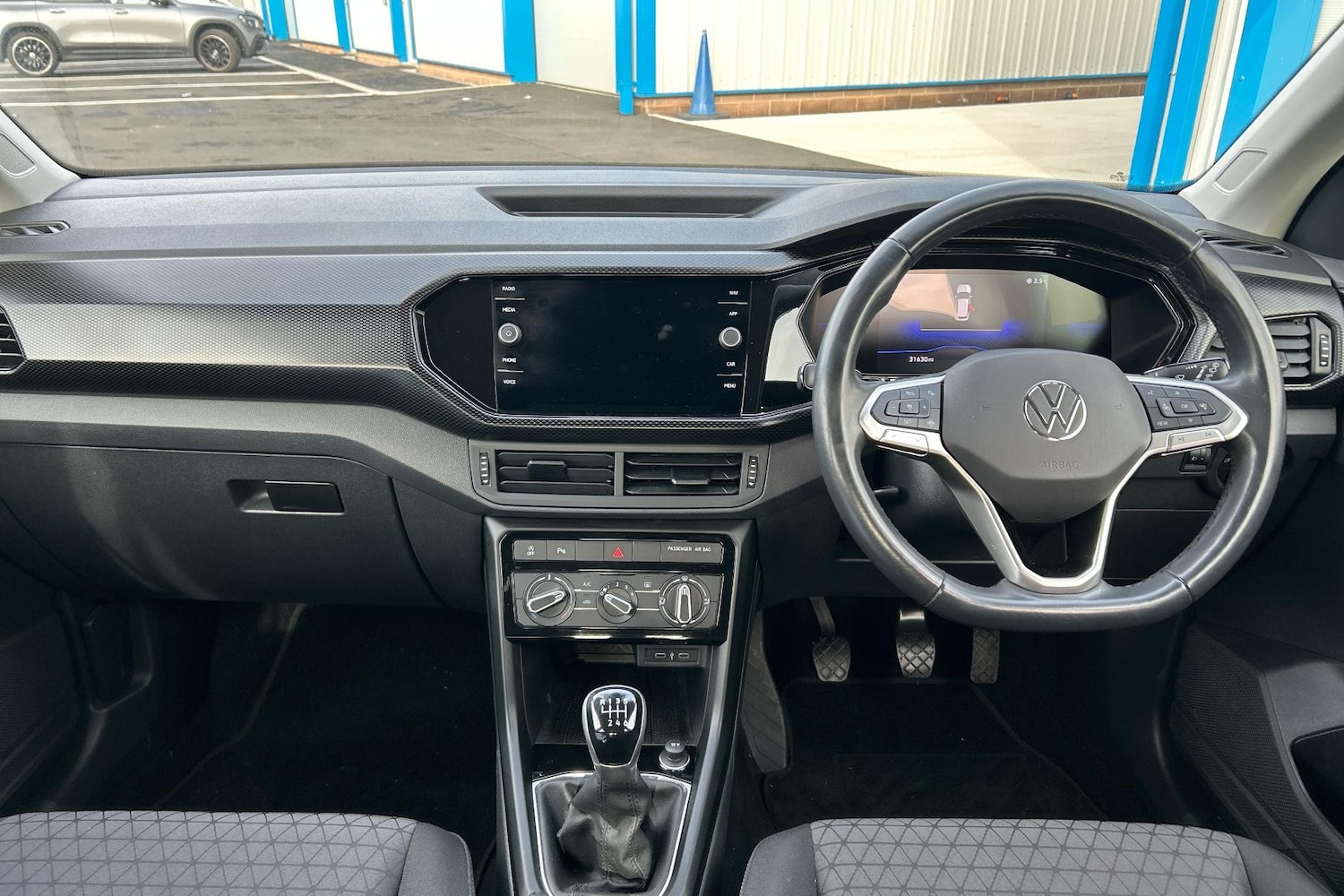 Used Volkswagen T-Cross 2023 for sale - 77589339: Photo 4