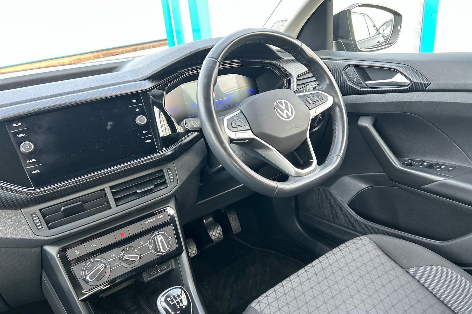 Used Volkswagen T-Cross 2023 for sale - 77589339: Photo 5