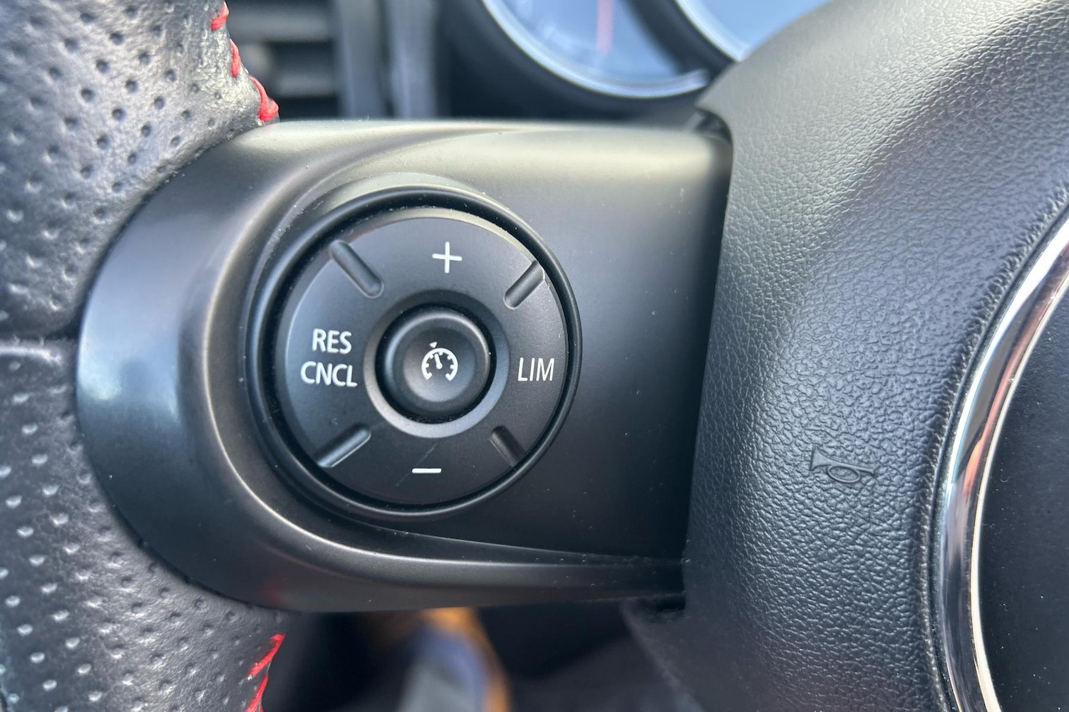 Used MINI Convertible 2019 for sale - 77196295: Photo 22