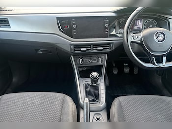 Used Volkswagen Polo 2018 for sale - 77046024: Photo