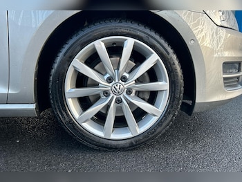 Used Volkswagen Golf 2016 for sale - 76411501: Photo