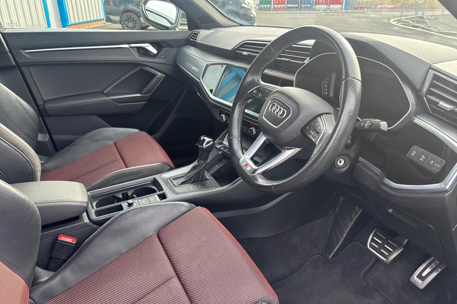 Used Audi Q3 2021 for sale - 76230272: Photo 2