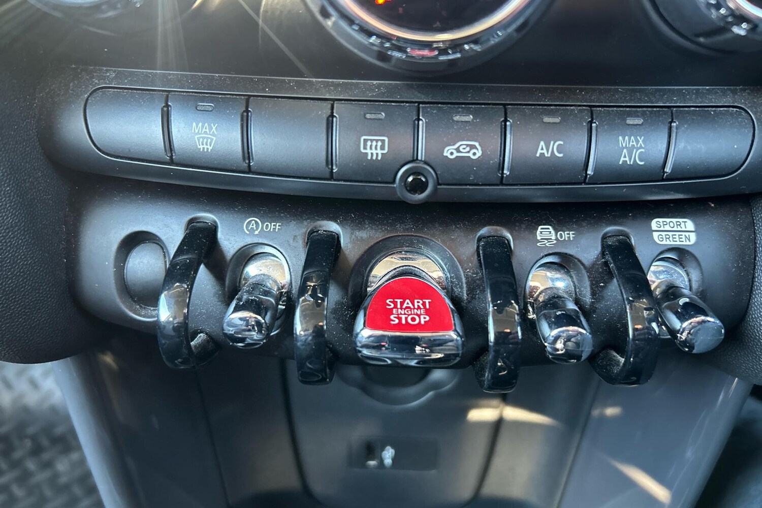 Used MINI Hatch 2018 for sale - 76339407: Photo 24