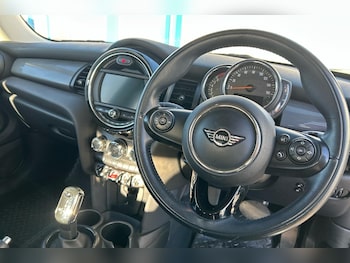 Used MINI Hatch 2018 for sale - 76339407: Photo