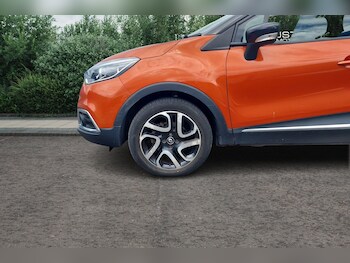 Used Renault Captur 2017 for sale - 79051432: Photo