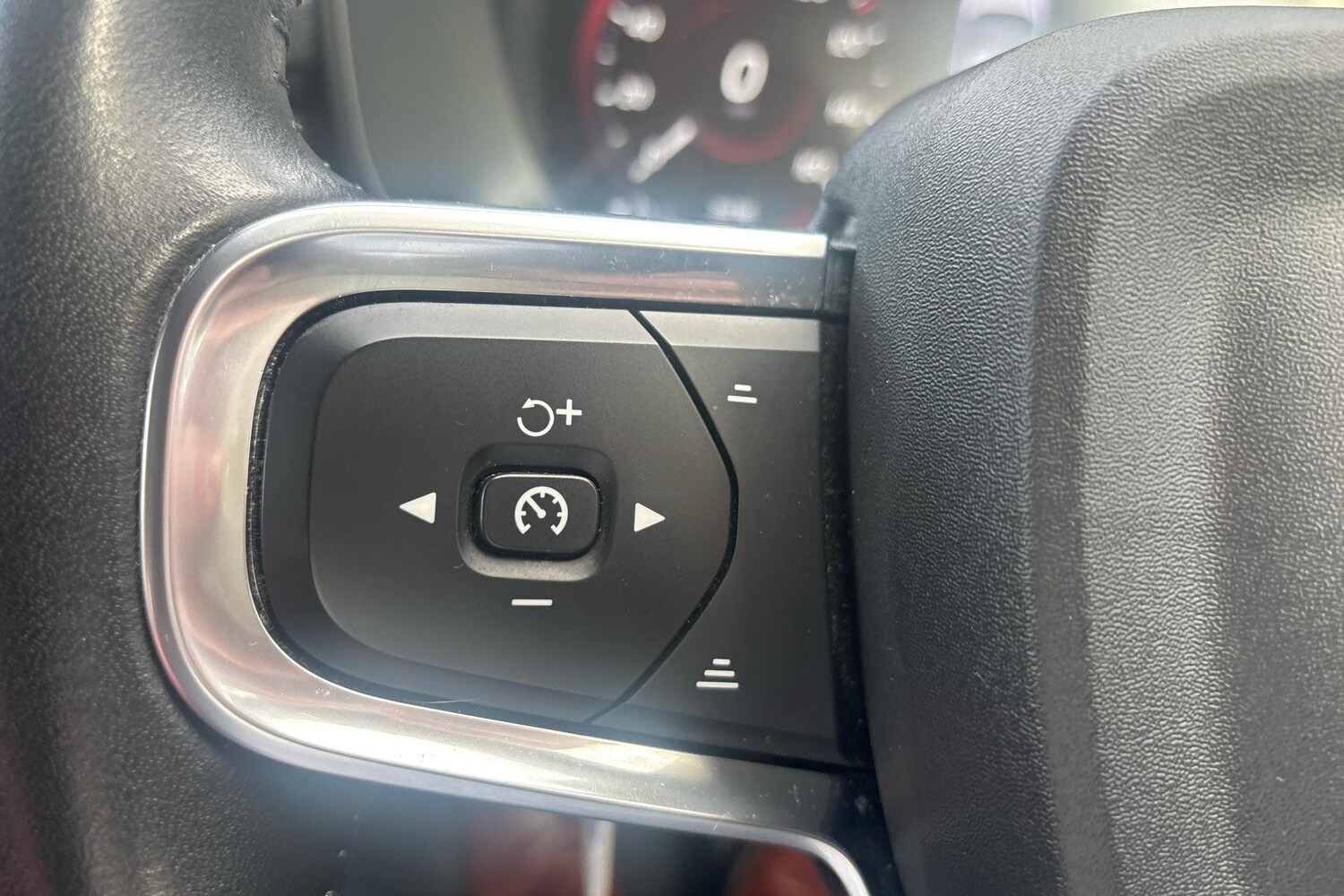 Used Volvo XC40 2020 for sale - 75981103: Photo 21