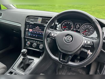 Used Volkswagen Golf 2017 for sale - 77032370: Photo