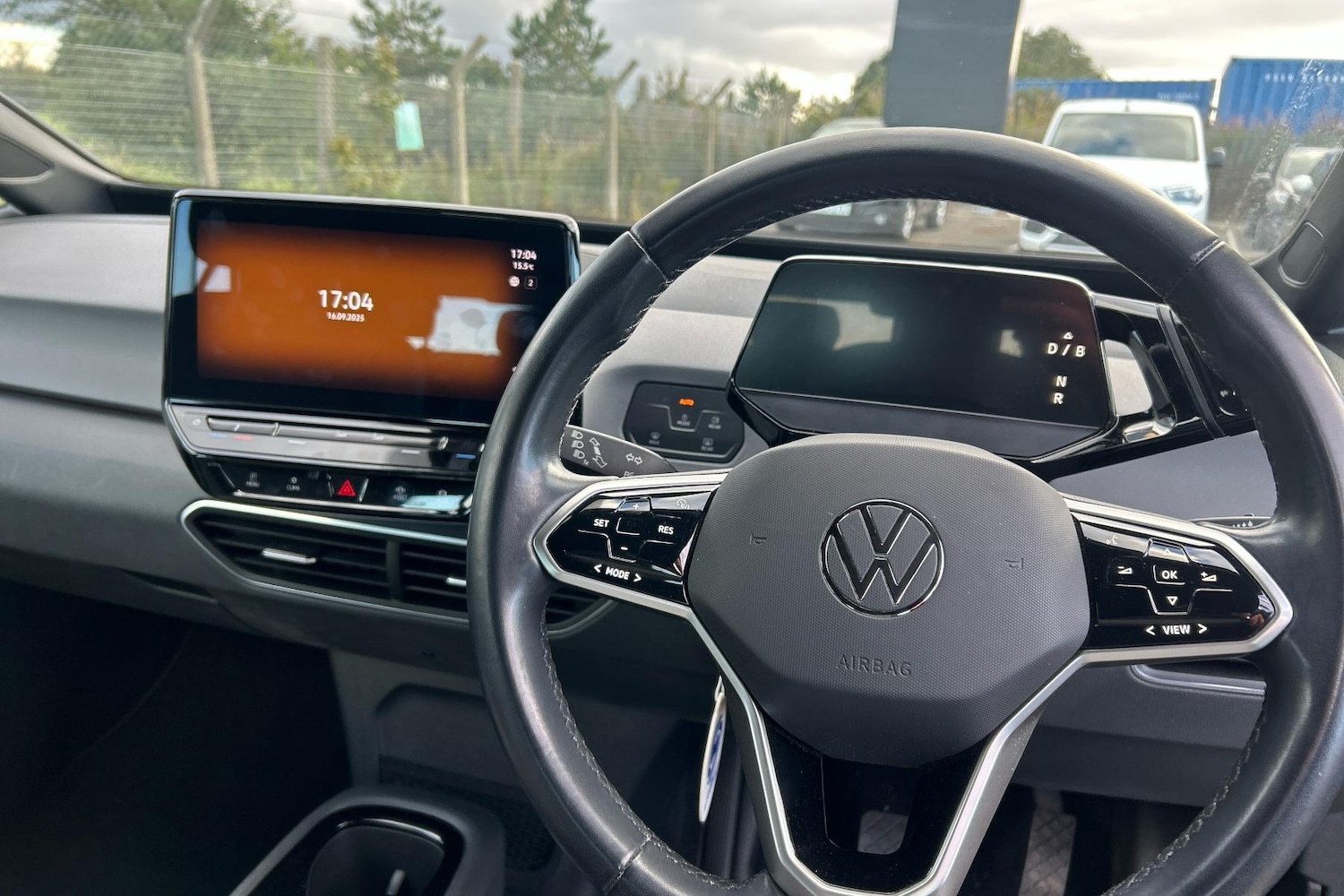 Used Volkswagen ID.3 2021 for sale - 75816603: Photo 2