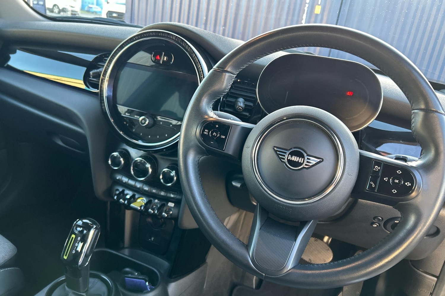 Used MINI Electric Hatch 2022 for sale - 76401577: Photo 2