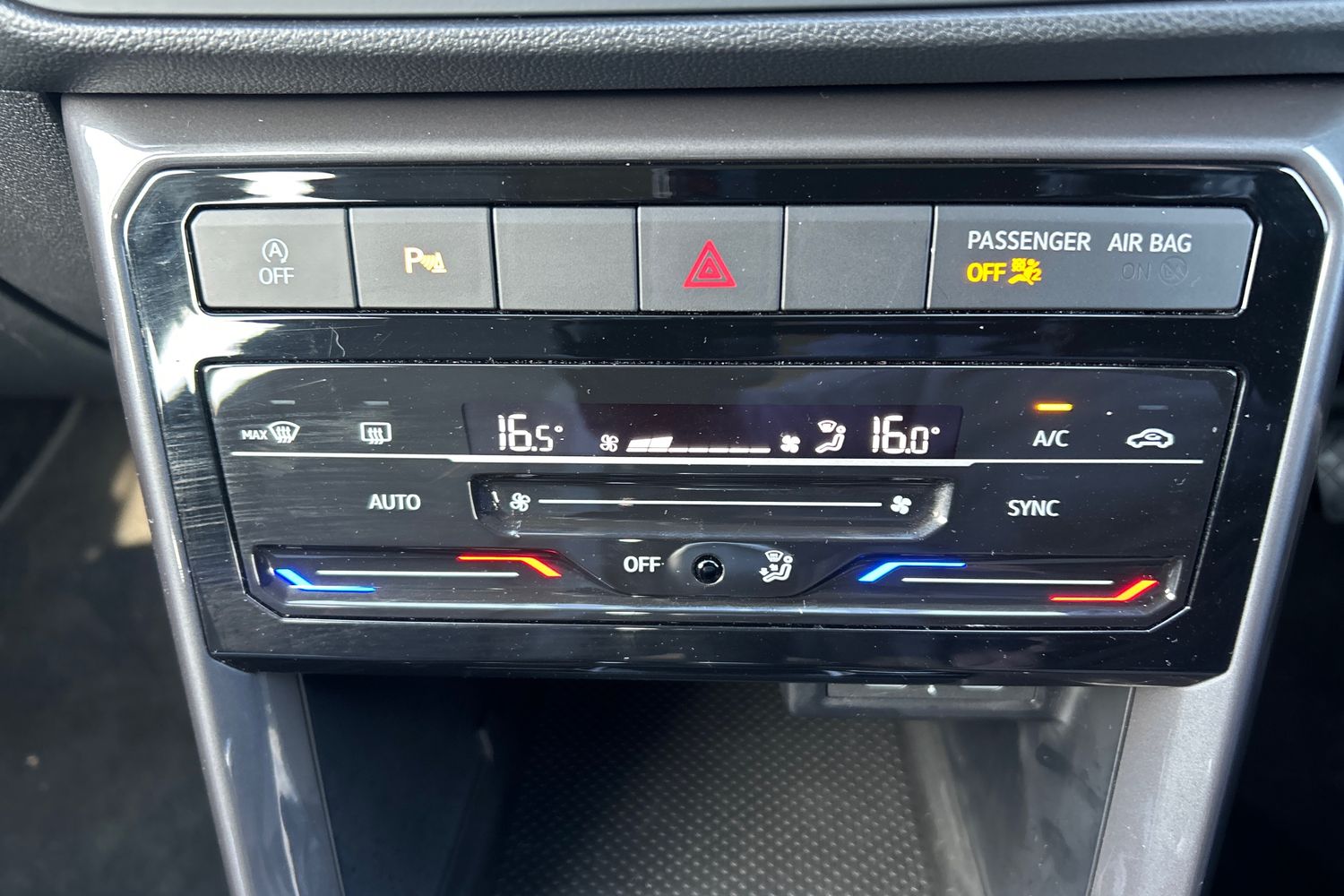 Used Volkswagen T-Cross 2023 for sale - 77541106: Photo 16