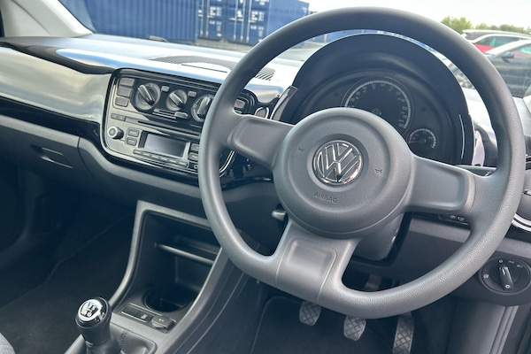 Used Volkswagen up! 2016 for sale - 76155954: Photo 2