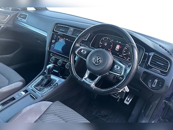 Used Volkswagen Golf 2019 for sale - 77051499: Photo