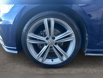 Used Volkswagen Golf 2019 for sale - 77051499: Photo