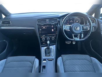Used Volkswagen Golf 2019 for sale - 77051499: Photo