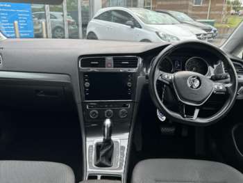 Used Volkswagen Golf 2019 for sale - 74896602: Photo
