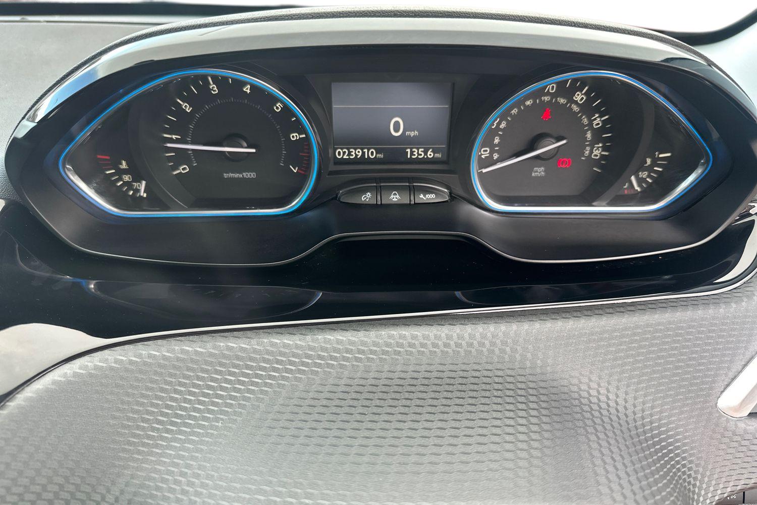 Used Peugeot 2008 2019 for sale - 76624846: Photo 13