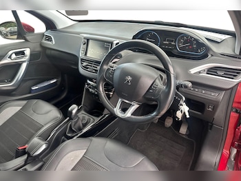 Used Peugeot 2008 2019 for sale - 76624846: Photo