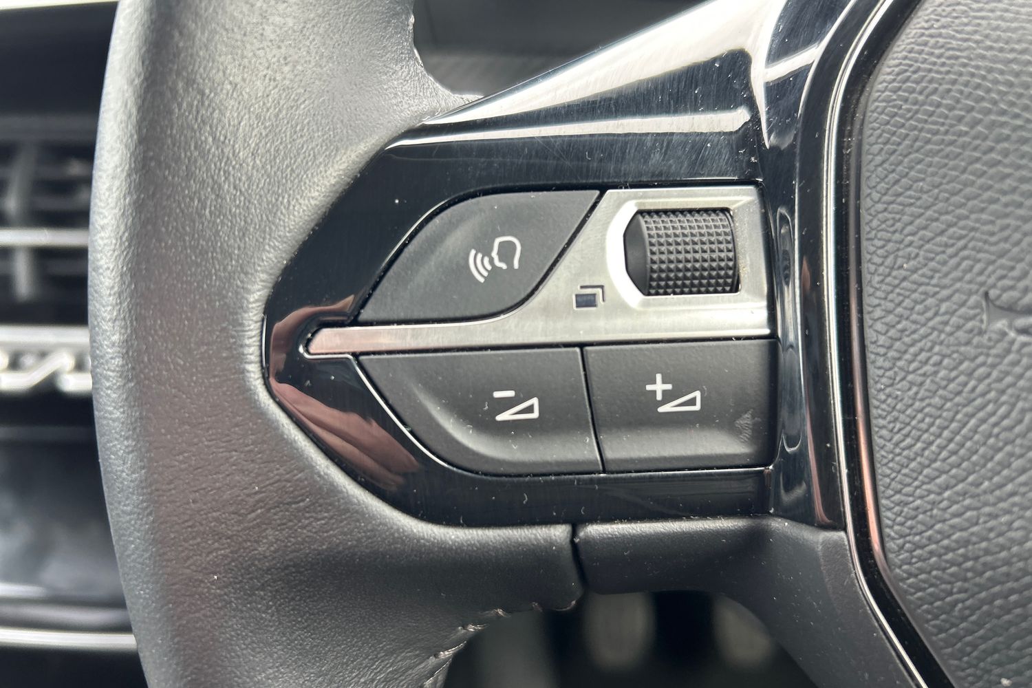 Used Peugeot 2008 2021 for sale - 78024915: Photo 18