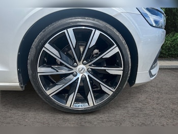 Used Volvo V60 2020 for sale - 78920340: Photo
