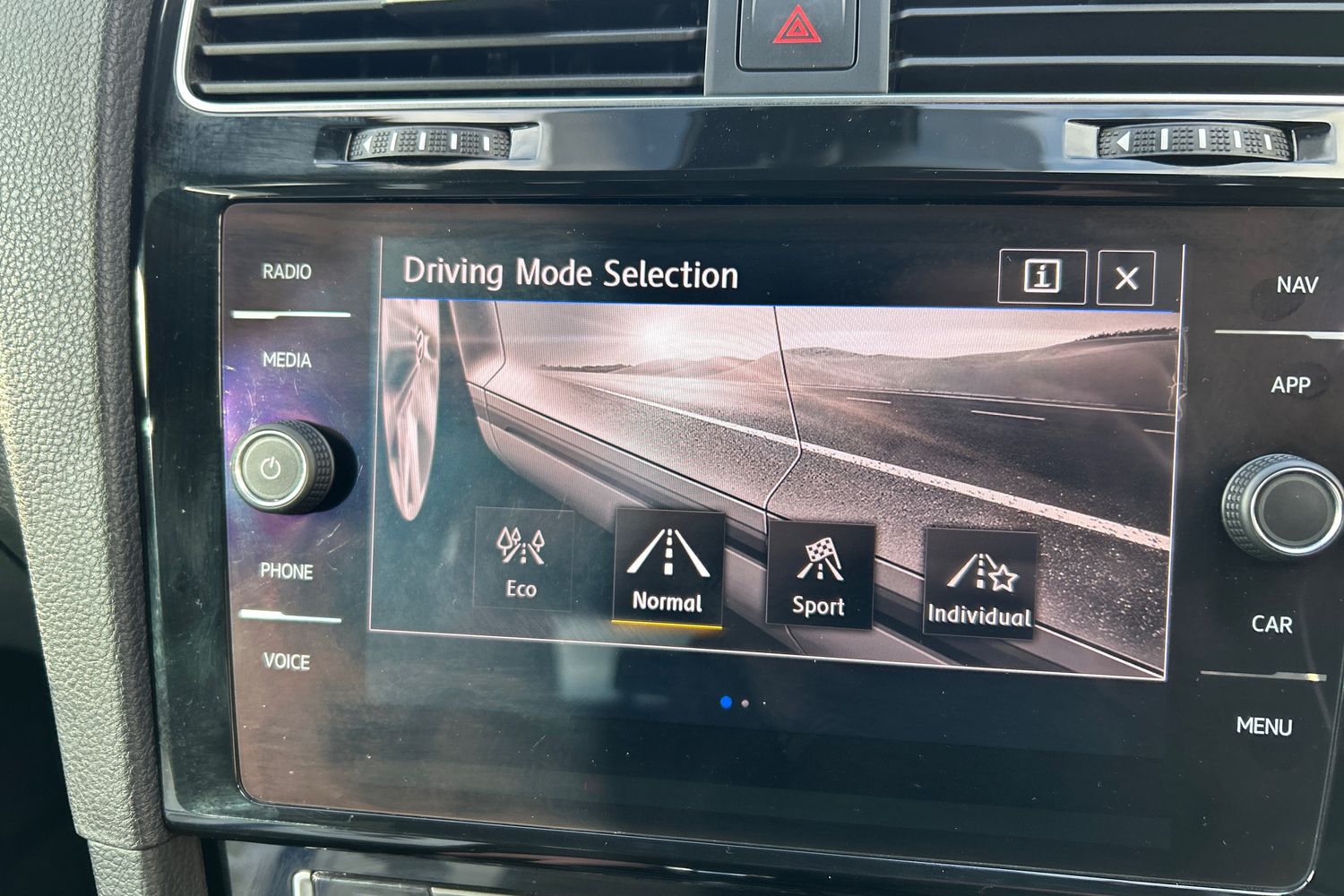 Used Volkswagen Golf 2019 for sale - 77687140: Photo 23