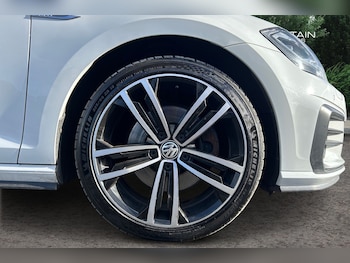 Used Volkswagen Golf 2019 for sale - 77687140: Photo