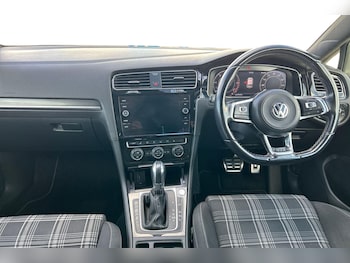 Used Volkswagen Golf 2019 for sale - 77687140: Photo