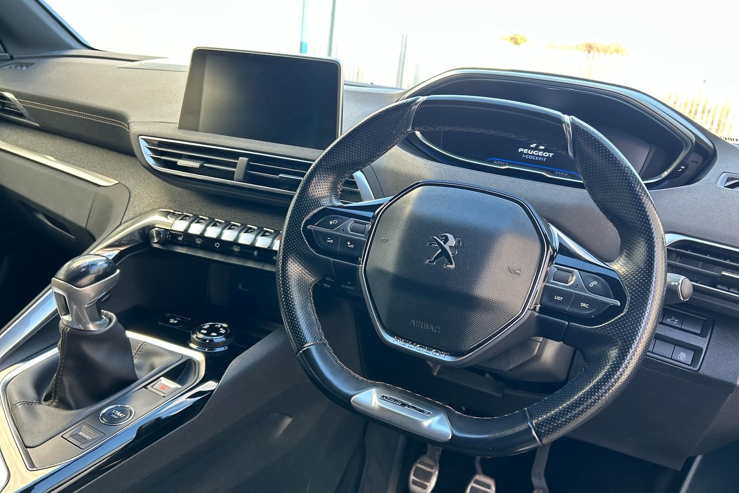 Used Peugeot 3008 2018 for sale - 76553355: Photo 2