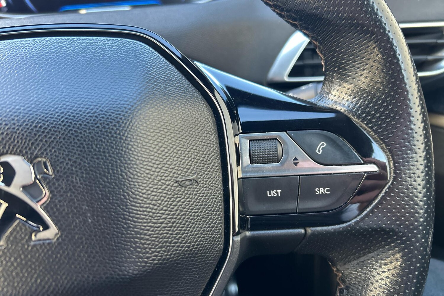 Used Peugeot 3008 2018 for sale - 76553355: Photo 25