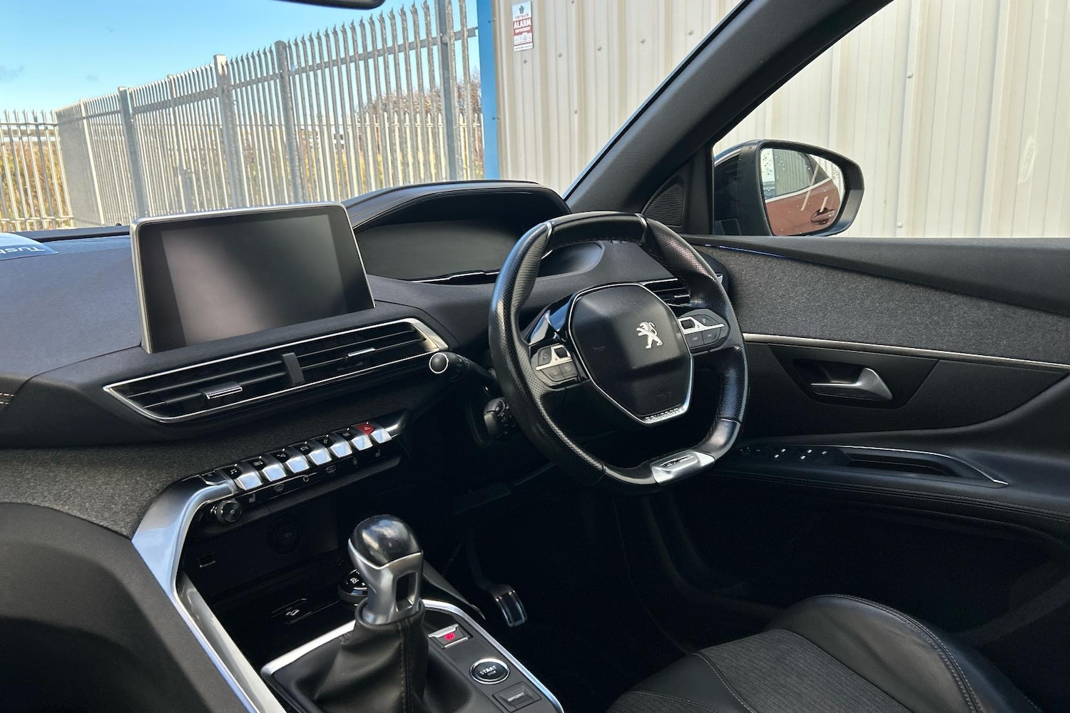 Used Peugeot 3008 2018 for sale - 76553355: Photo 5