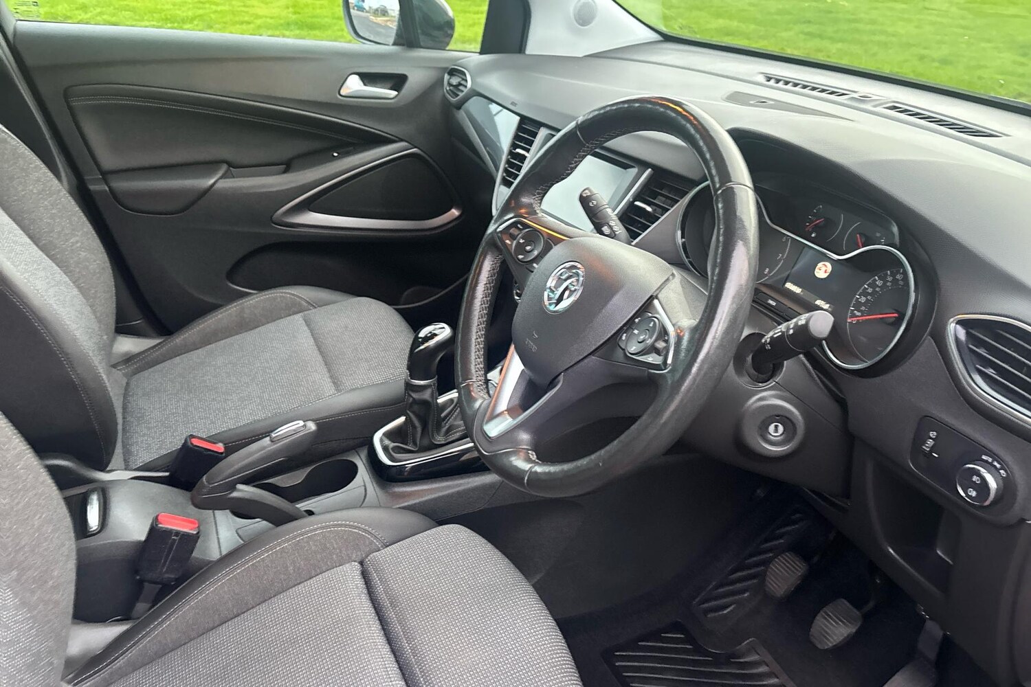 Used Vauxhall Crossland for sale - 76442559: Photo 2