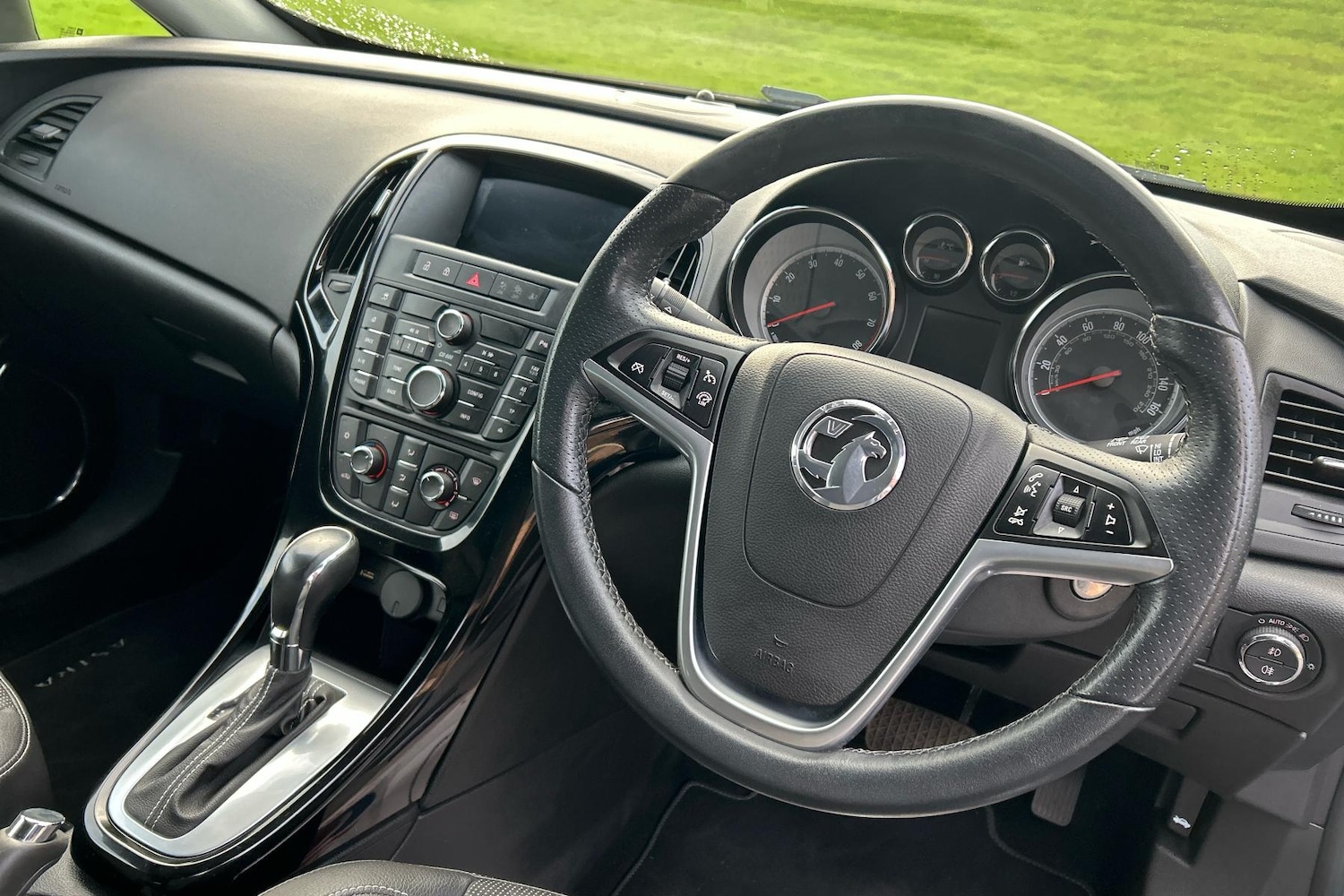 Used Vauxhall Astra GTC 2016 for sale - 77046008: Photo 2