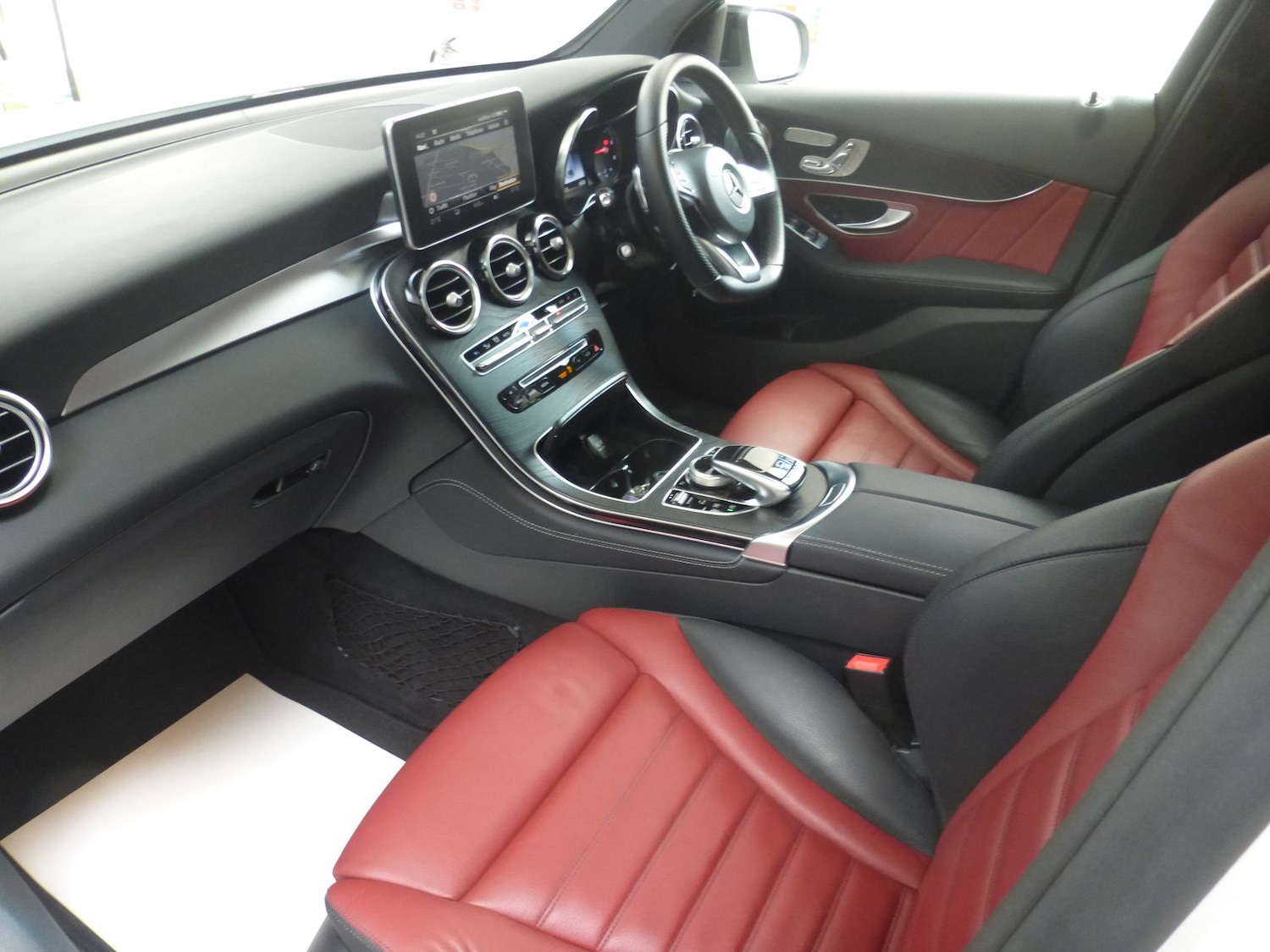 Used Mercedes-Benz GLC 2017 for sale - 77008945: Photo 3