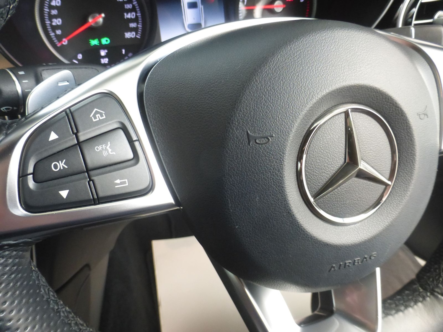 Used Mercedes-Benz GLC 2017 for sale - 77008945: Photo 31