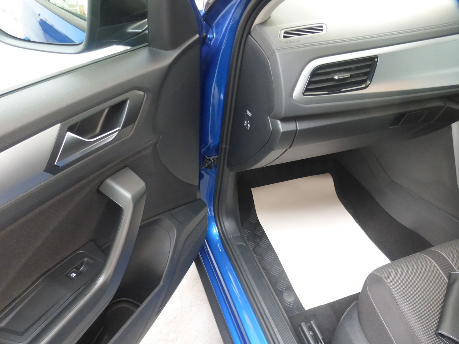 Used Volkswagen T-Roc 2023 for sale - 77008946: Photo 14