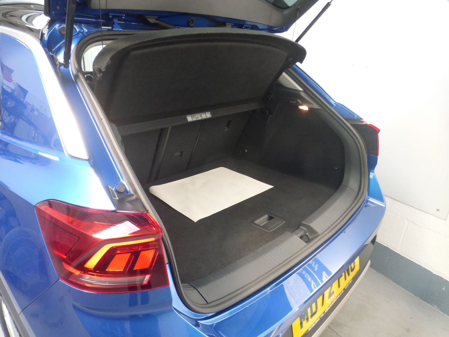 Used Volkswagen T-Roc 2023 for sale - 77008946: Photo 24