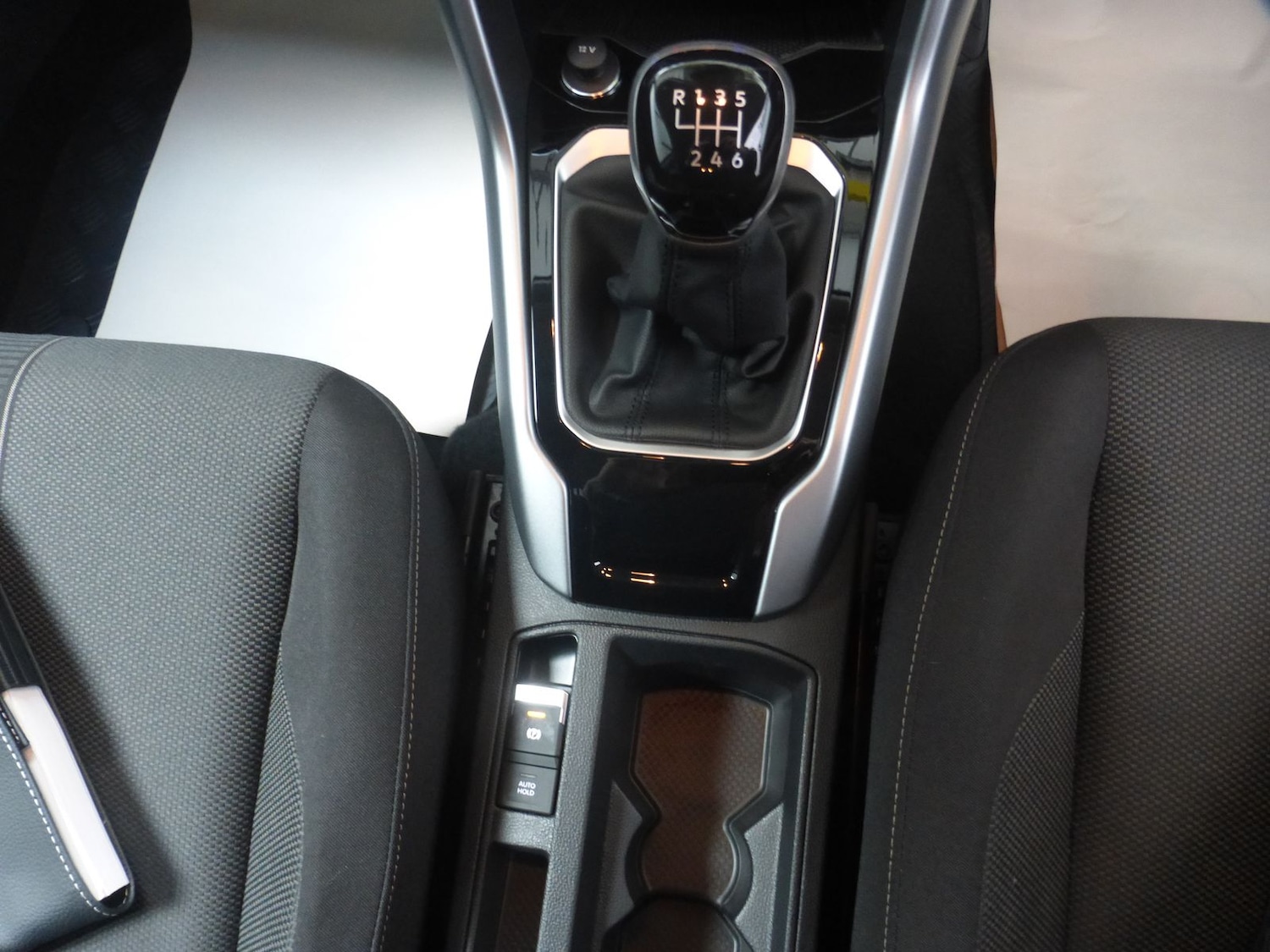 Used Volkswagen T-Roc 2023 for sale - 77008946: Photo 28