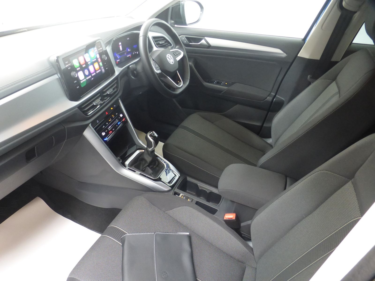 Used Volkswagen T-Roc 2023 for sale - 77008946: Photo 3