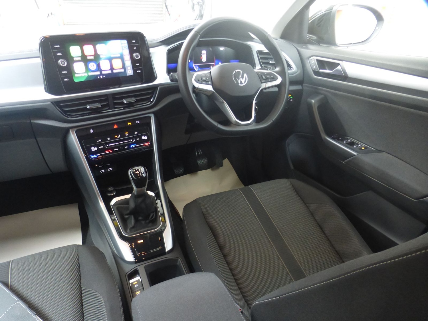 Used Volkswagen T-Roc 2023 for sale - 77008946: Photo 8