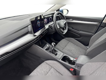 Used Volkswagen Golf 2024 for sale - 77005860: Photo