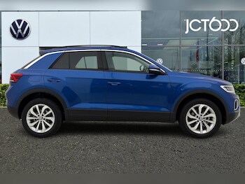 Used Volkswagen T-Roc 2025 for sale - 77902687: Photo