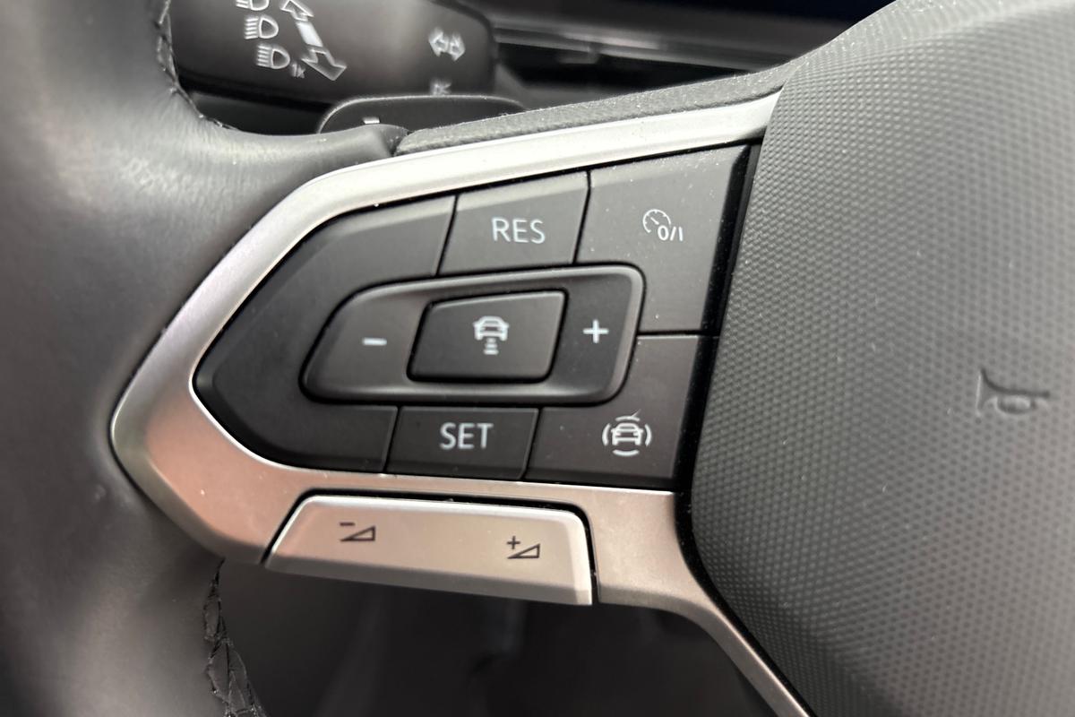 Used Volkswagen T-Roc 2024 for sale - 76678213: Photo 16