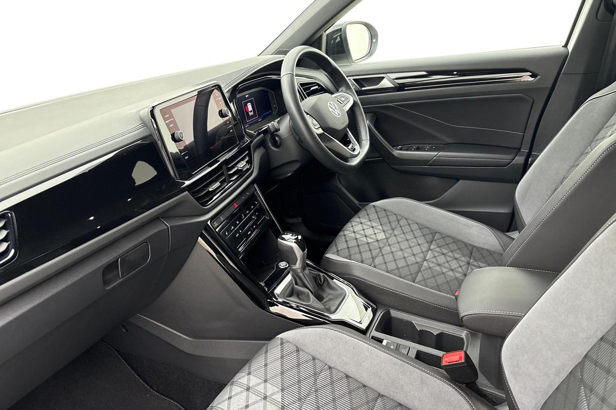 Used Volkswagen T-Roc 2024 for sale - 76678213: Photo 2