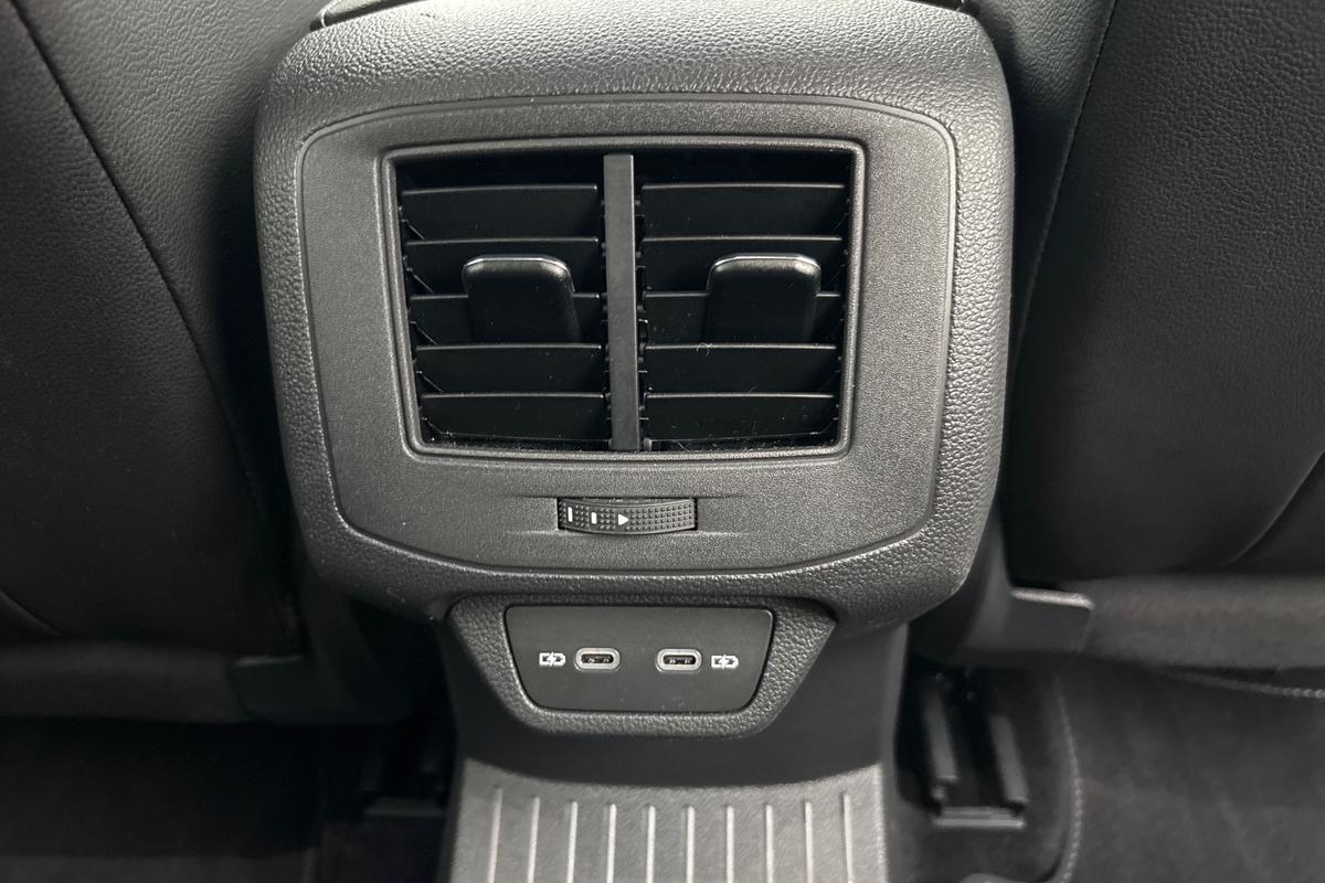 Used Volkswagen T-Roc 2024 for sale - 76678213: Photo 23