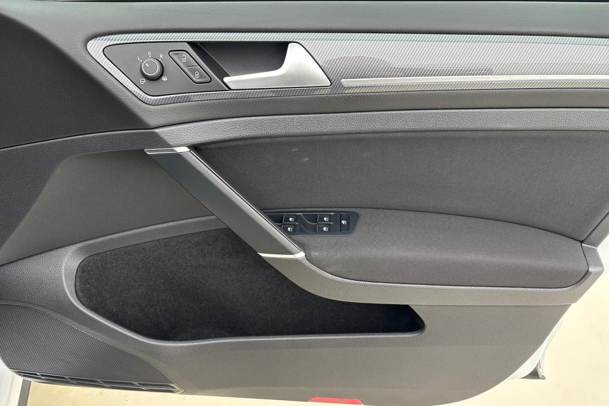 Used Volkswagen Golf 2020 for sale - 77048043: Photo 24