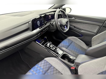 Used Volkswagen Golf 2023 for sale - 77005865: Photo