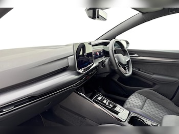 Used Volkswagen Golf 2024 for sale - 76948942: Photo