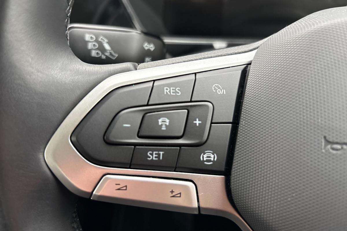 Used Volkswagen T-Cross 2023 for sale - 77533130: Photo 16