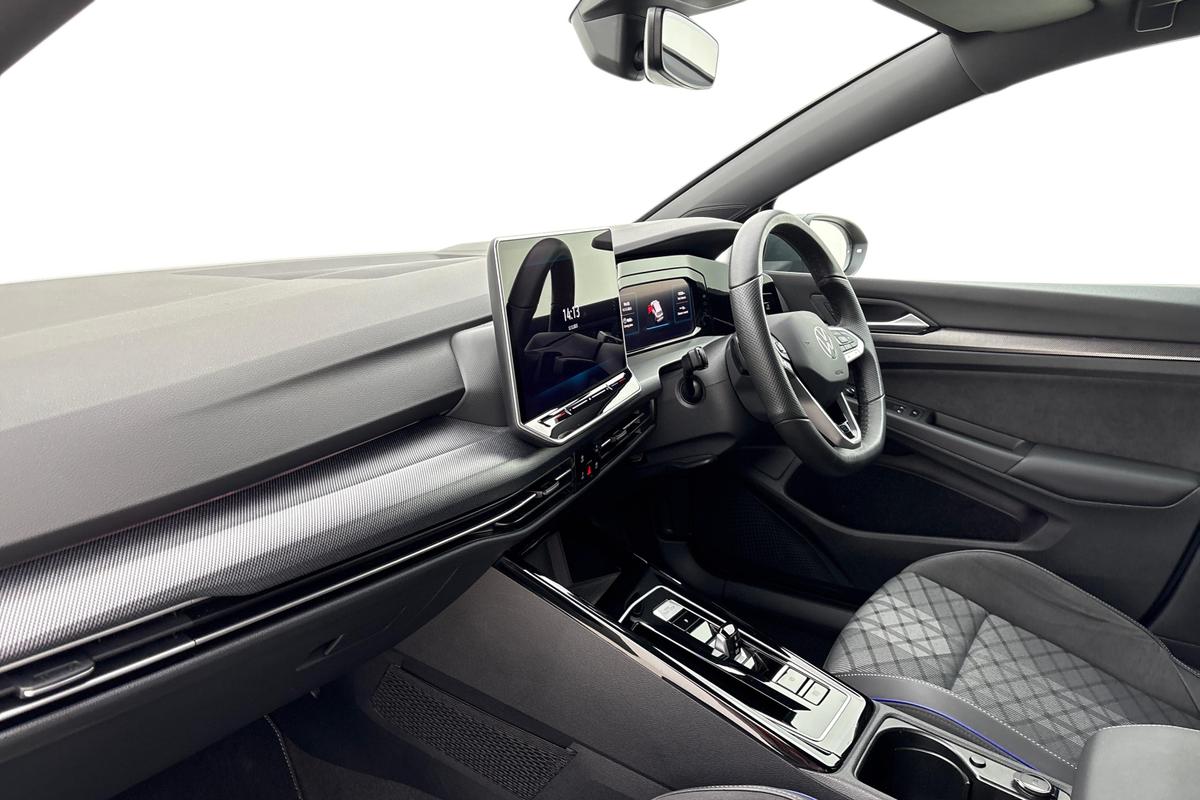 Used Volkswagen Golf 2024 for sale - 77533369: Photo 2